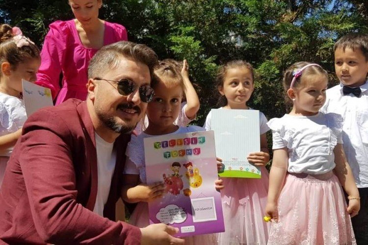 Akademili Miniklerin Karne Heyecanı